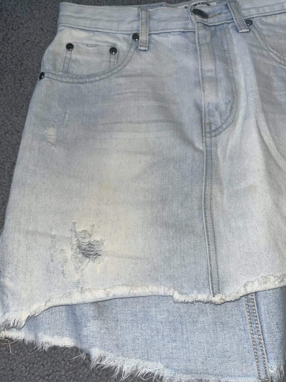 ONE X ONETEASPOON DESTROYED DENIM JEAN MINI SKIRT WITH FRAYED HEM - EUC - 26 - Picture 2 of 12